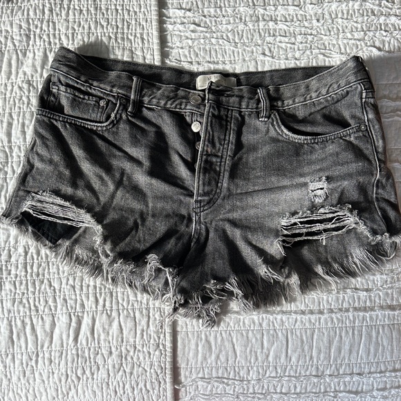 We The Free Black Distressed Jean Shorts - Picture 1 of 3
